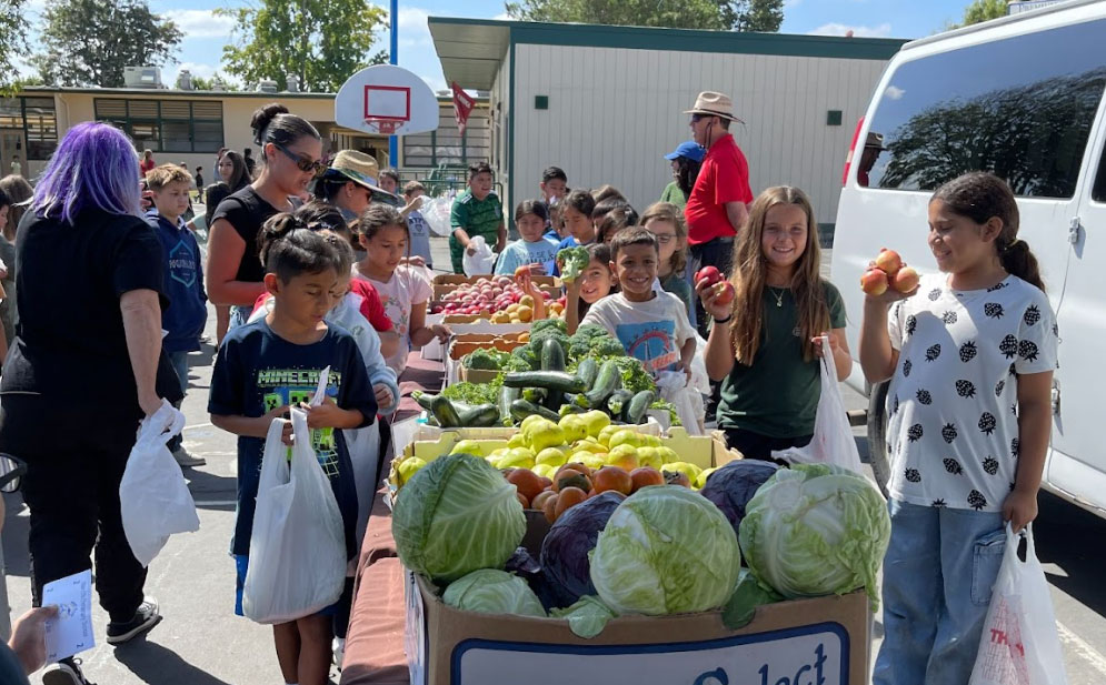 Hands-On Harvest: Students Explore Healthy Eating at FUESD Farmers Market Assemblies