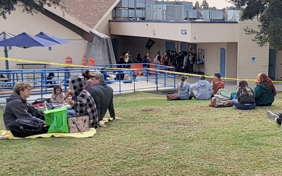 Potter Junior High Welcomes Families for Lunch on the Lawn